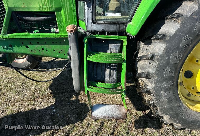 image for item ER4998 1997 John Deere 7410 tractor