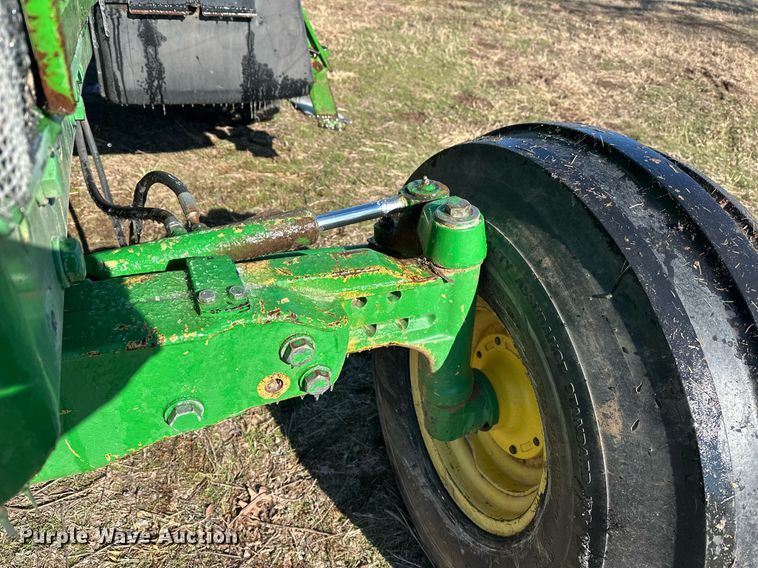 image for item ER4998 1997 John Deere 7410 tractor