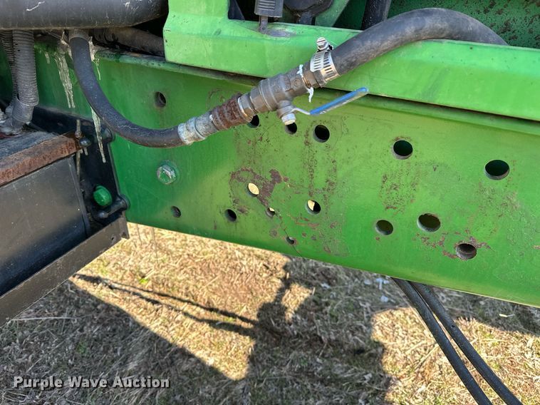 image for item ER4998 1997 John Deere 7410 tractor