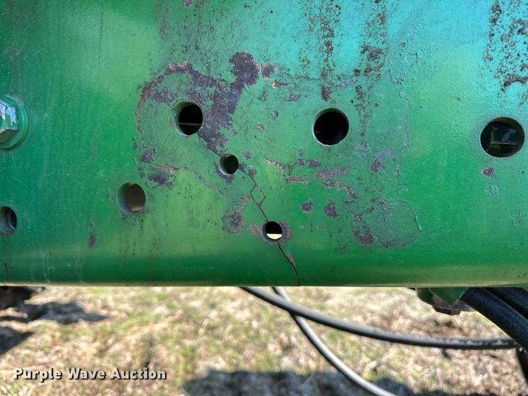 image for item ER4998 1997 John Deere 7410 tractor