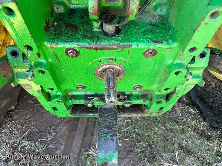 image for item ER4998 1997 John Deere 7410 tractor