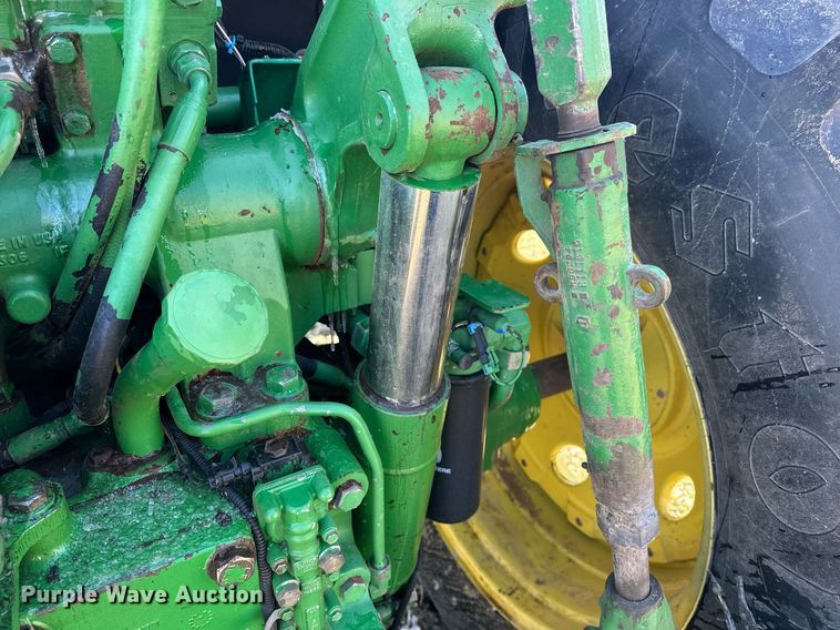 image for item ER4998 1997 John Deere 7410 tractor