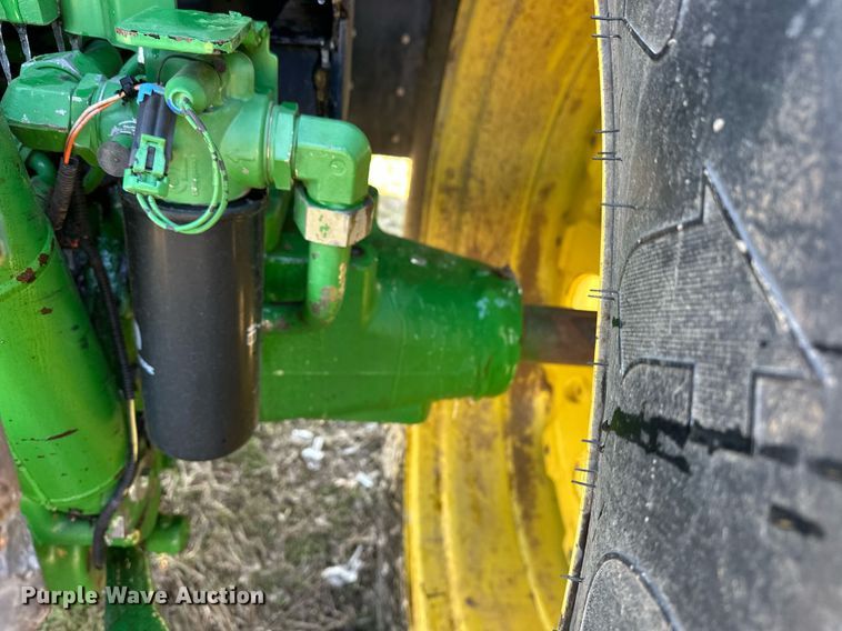 image for item ER4998 1997 John Deere 7410 tractor