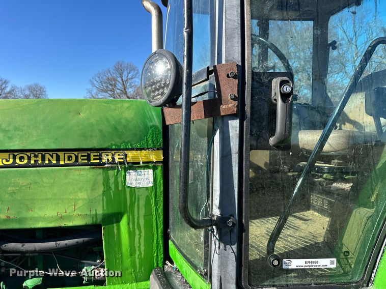 image for item ER4998 1997 John Deere 7410 tractor