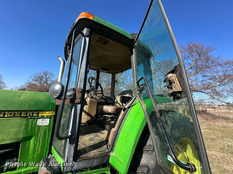 image for item ER4998 1997 John Deere 7410 tractor