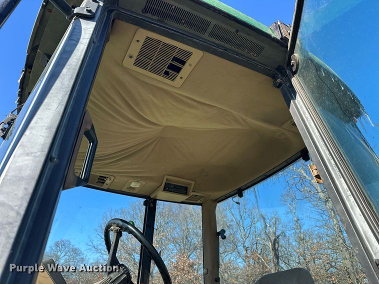 image for item ER4998 1997 John Deere 7410 tractor