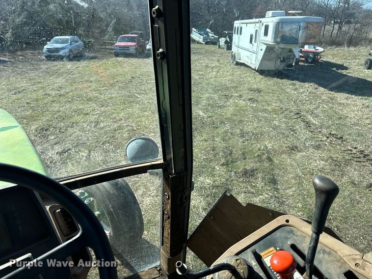 image for item ER4998 1997 John Deere 7410 tractor