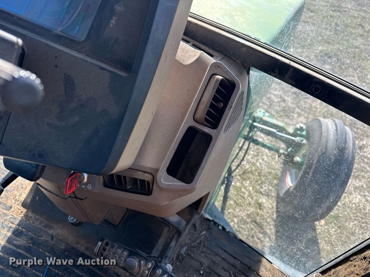 image for item ER4998 1997 John Deere 7410 tractor