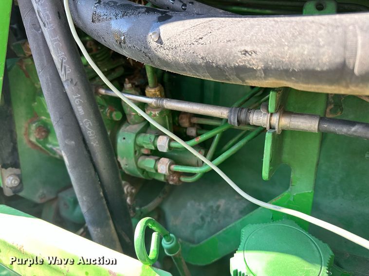 image for item ER4998 1997 John Deere 7410 tractor