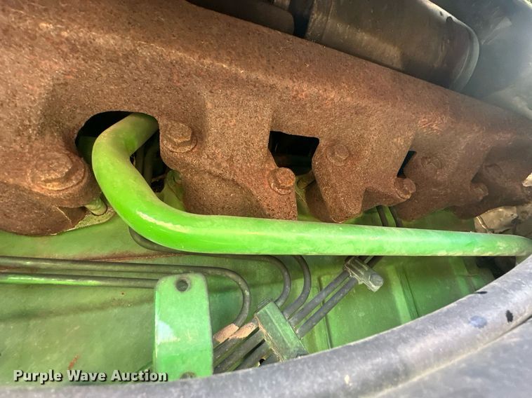 image for item ER4998 1997 John Deere 7410 tractor