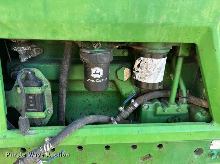 image for item ER4998 1997 John Deere 7410 tractor
