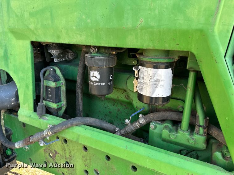 image for item ER4998 1997 John Deere 7410 tractor
