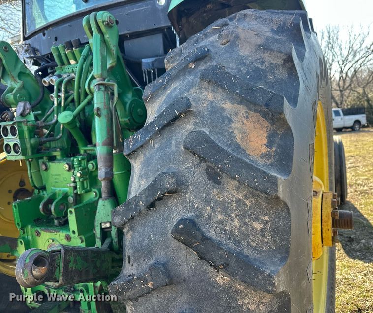 image for item ER4998 1997 John Deere 7410 tractor