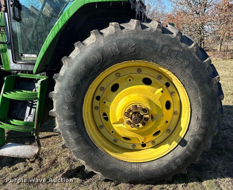 image for item ER4998 1997 John Deere 7410 tractor