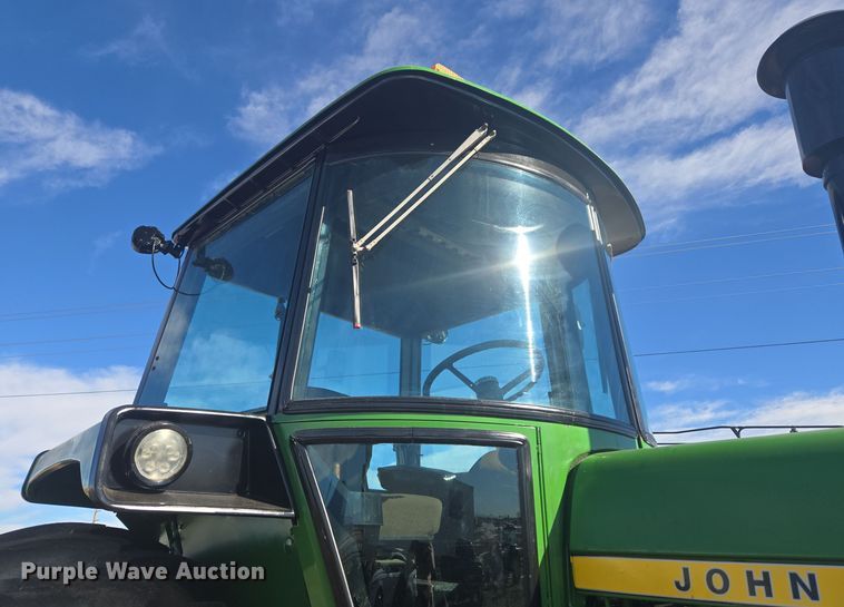 image for item ER5124 1976 John Deere 4630 tractor