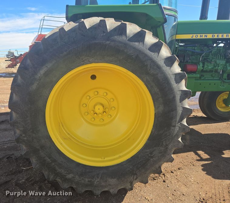 image for item ER5124 1976 John Deere 4630 tractor