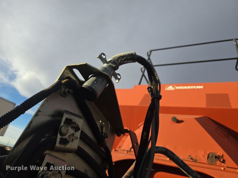 image for item ER5126 2003 Hesston 4790 large square baler