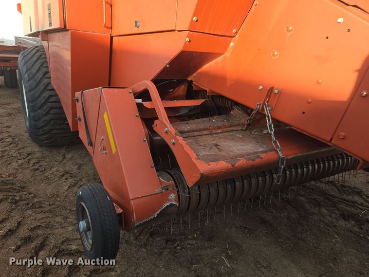 image for item ER5126 2003 Hesston 4790 large square baler
