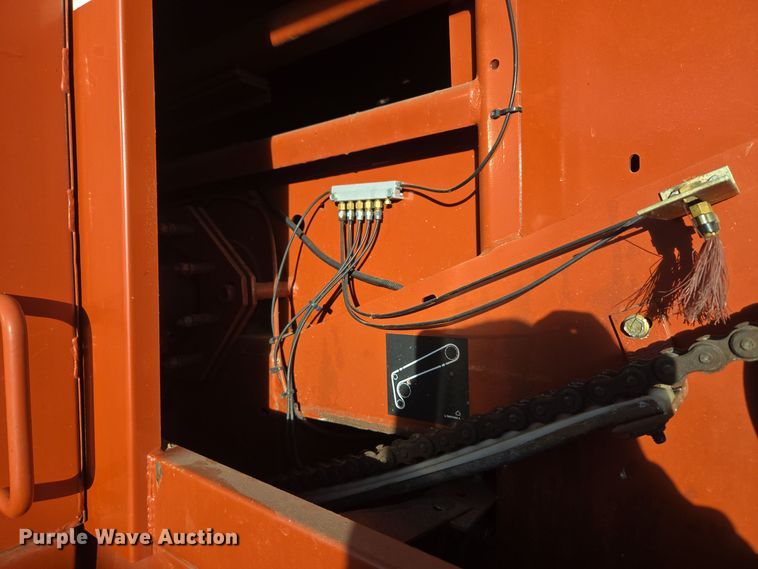 image for item ER5126 2003 Hesston 4790 large square baler