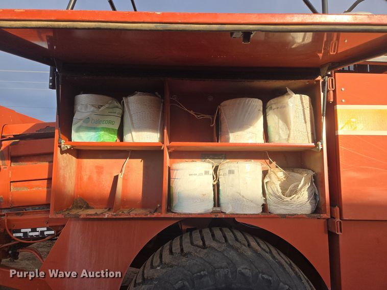 image for item ER5126 2003 Hesston 4790 large square baler