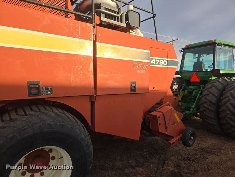 image for item ER5126 2003 Hesston 4790 large square baler