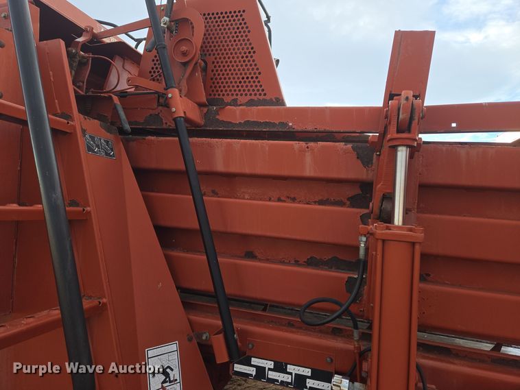 image for item ER5126 2003 Hesston 4790 large square baler