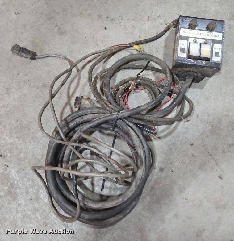 image for item ER5126 2003 Hesston 4790 large square baler