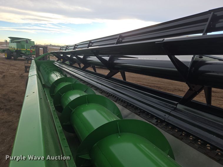 image for item ER5127 John Deere 930 rigid head