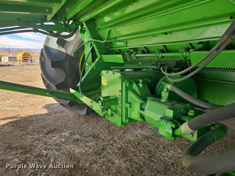 image for item ER5128 1995 John Deere 9600 RWA combine