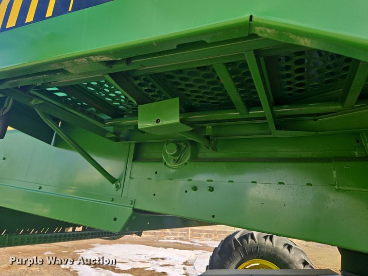 image for item ER5128 1995 John Deere 9600 RWA combine