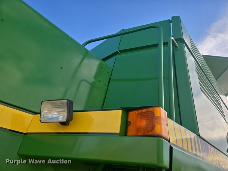 image for item ER5128 1995 John Deere 9600 RWA combine