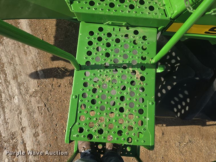 image for item ER5128 1995 John Deere 9600 RWA combine