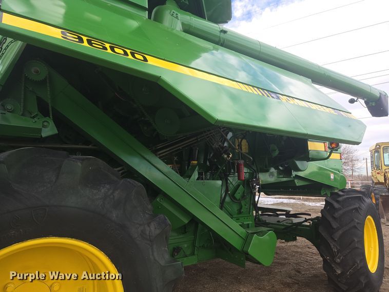 image for item ER5128 1995 John Deere 9600 RWA combine