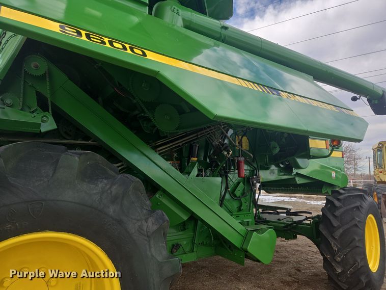 image for item ER5128 1995 John Deere 9600 RWA combine