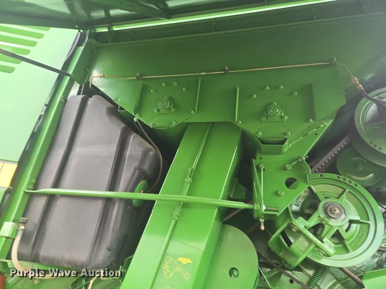 image for item ER5128 1995 John Deere 9600 RWA combine