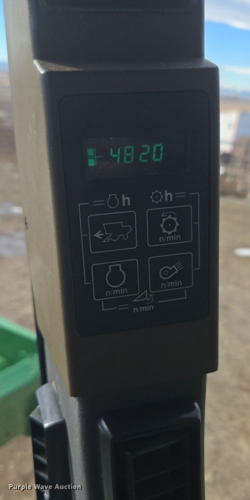 image for item ER5128 1995 John Deere 9600 RWA combine