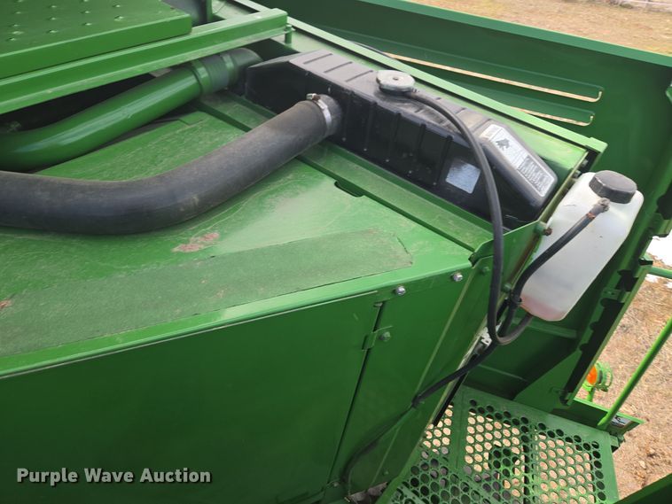 image for item ER5128 1995 John Deere 9600 RWA combine