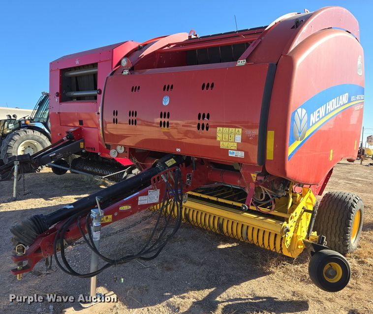 image for item ER8746 2014 New Holland RB560 round baler