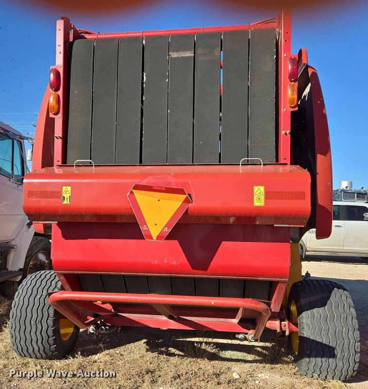 image for item ER8746 2014 New Holland RB560 round baler