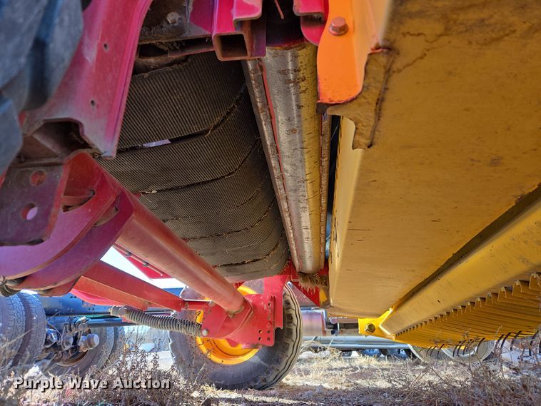 image for item ER8746 2014 New Holland RB560 round baler