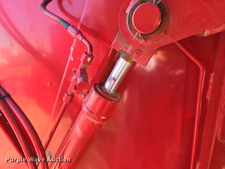 image for item ER8746 2014 New Holland RB560 round baler