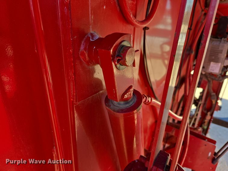 image for item ER8746 2014 New Holland RB560 round baler