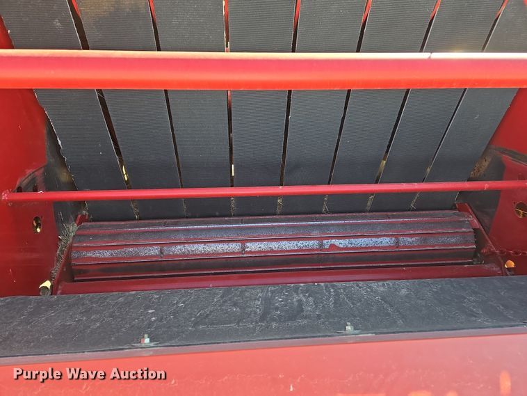 image for item ER8746 2014 New Holland RB560 round baler