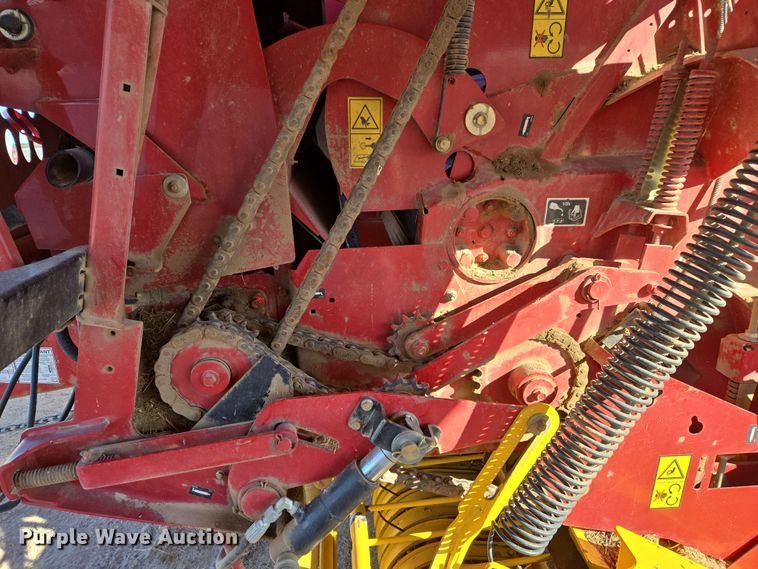 image for item ER8746 2014 New Holland RB560 round baler