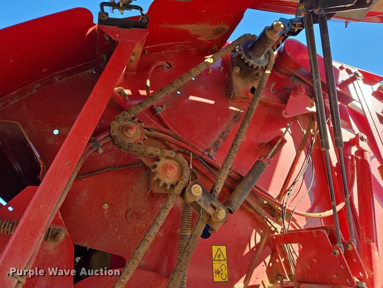 image for item ER8746 2014 New Holland RB560 round baler