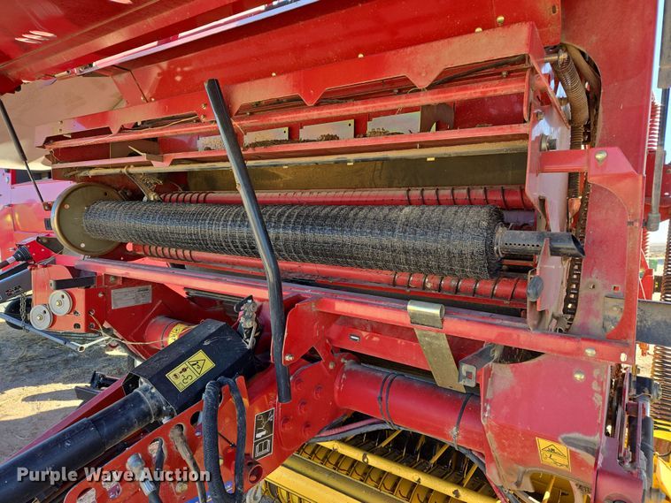 image for item ER8746 2014 New Holland RB560 round baler
