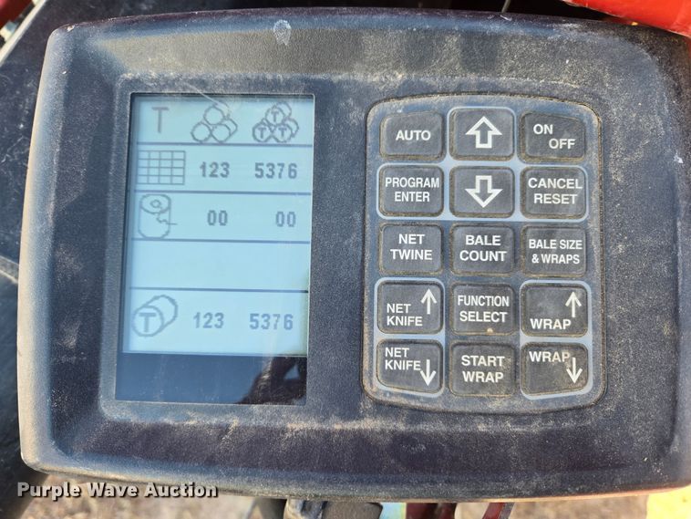 image for item ER8746 2014 New Holland RB560 round baler