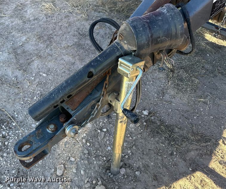 image for item ER8747 2015 Massey Ferguson 2956A round baler