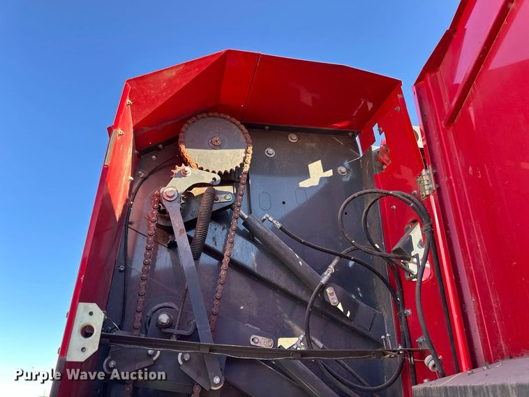 image for item ER8747 2015 Massey Ferguson 2956A round baler