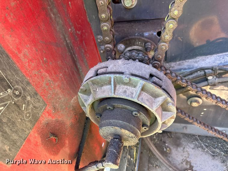 image for item ER8747 2015 Massey Ferguson 2956A round baler